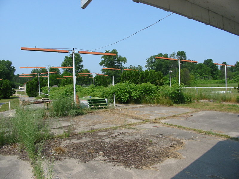 Lakeshore Putt-Putt Golf - June 2002 (newer photo)